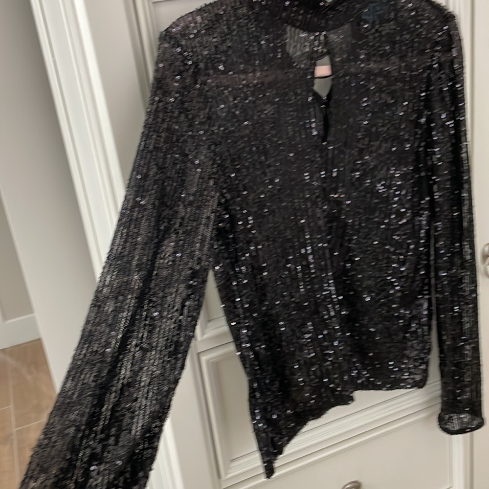 CeCe sequins top. Size small - Picture 3 of 5